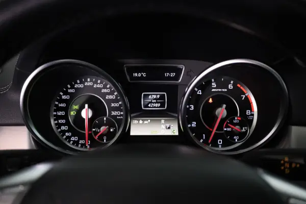 Mercedes-Benz ML 63 AMG 4Matic SpeedshiftFT 7G-TRONIC Performance Package 28