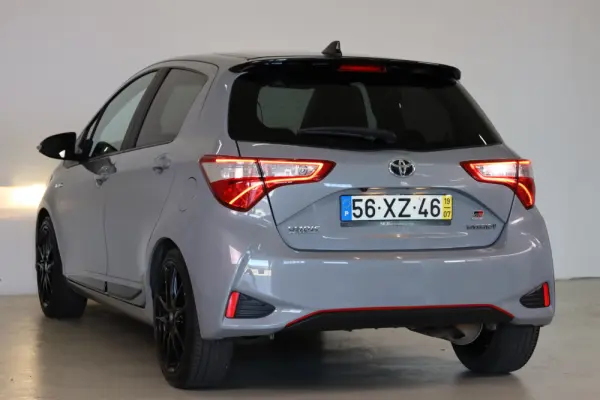 Toyota Yaris 1.5 HSD GR Sport 15