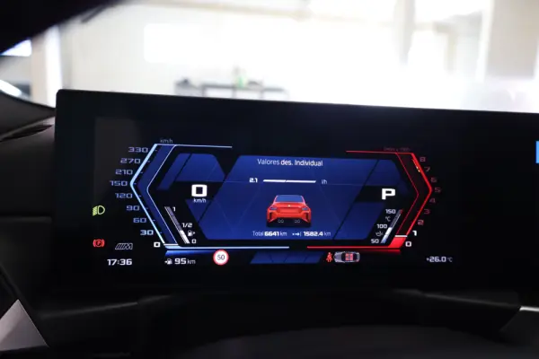 BMW M2 Auto 24