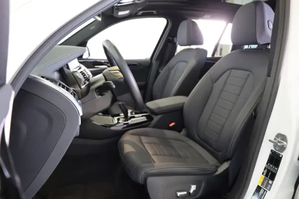 BMW iX3 Inspiring 24