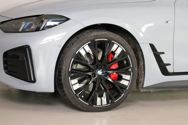 BMW i4 eDrive40 Edição Desportiva M 15