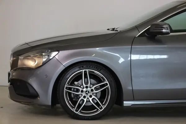 Mercedes-Benz CLA 200 d Shooting Brake AMG Line Aut. 12