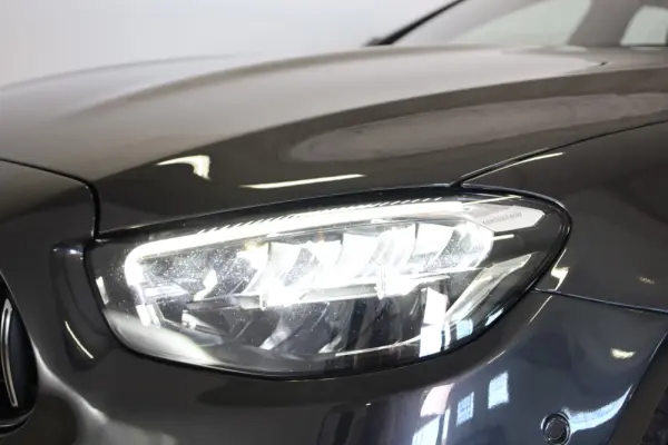 Mercedes-Benz E 53 AMG 4Matic+ 14