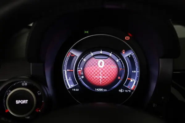 Abarth 595C 1.4 T-Jet 595 22