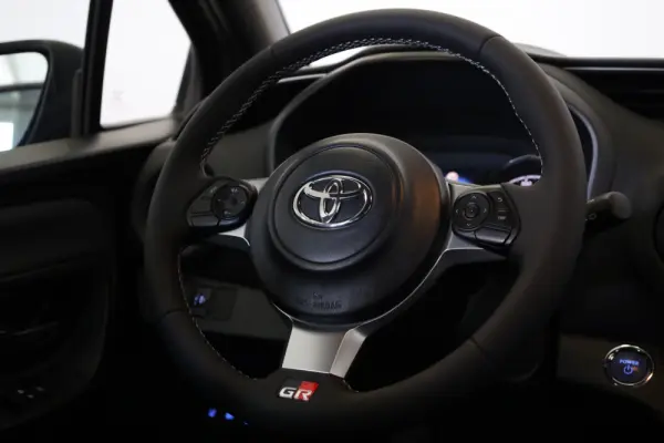 Toyota Yaris 1.5 HSD GR Sport 27