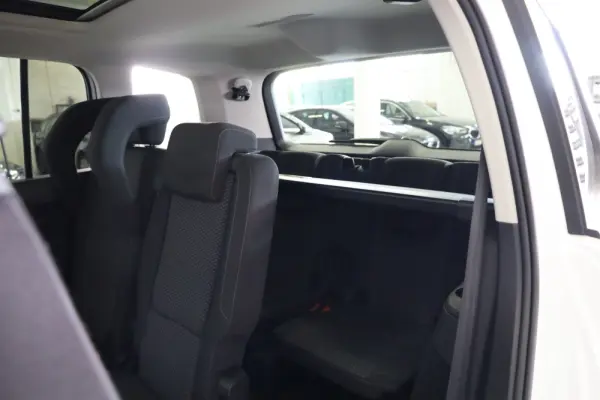 Volkswagen Touran 1.6 TDI R-Line DSG 30