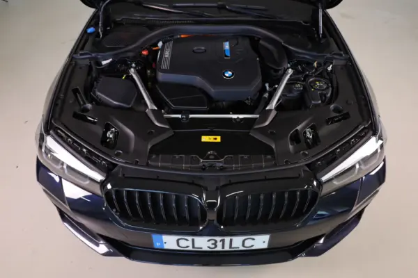 BMW 530 e Pack Desportivo M 9