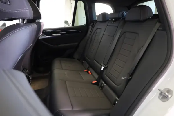 BMW iX3 Inspiring 27