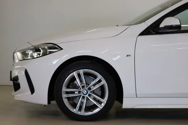 BMW 116 d Pack Desportivo M 12