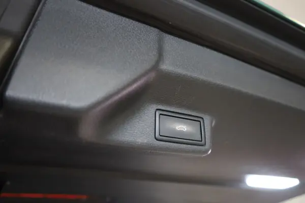 Volkswagen ID.Buzz Pro 18