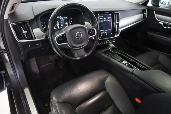 Volvo V90 2.0 D4 Momentum Plus Geartronic 21