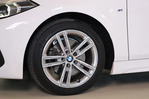 BMW 116 d Pack Desportivo M 13