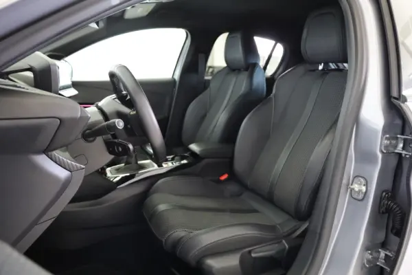Peugeot 208 1.2 PureTech GT 6
