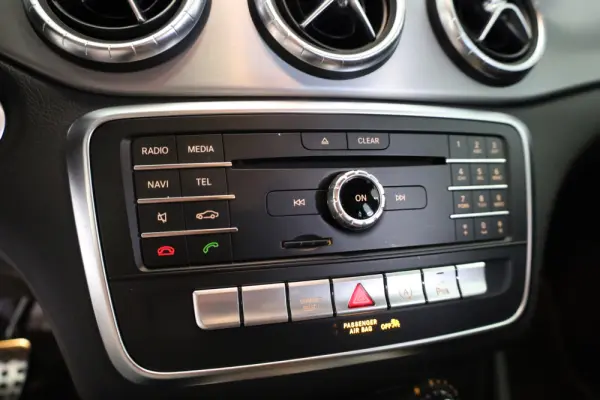Mercedes-Benz CLA 200 d Shooting Brake AMG Line Aut. 29