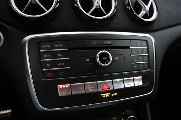 Mercedes-Benz GLA 180 Edition 1 38