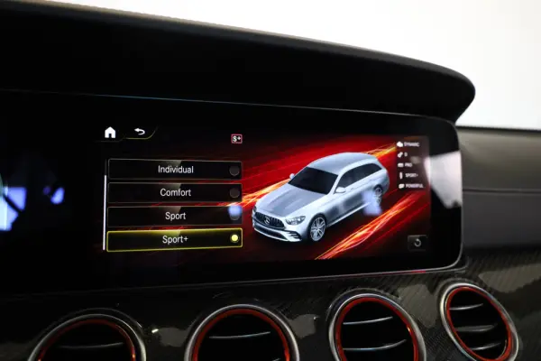 Mercedes-Benz E 53 AMG 4Matic+ 49
