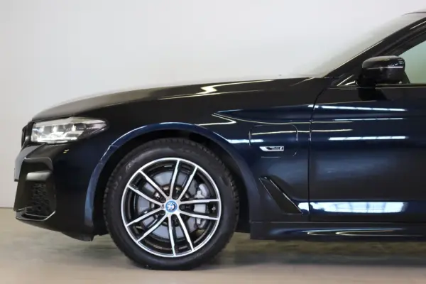 BMW 530 e Pack Desportivo M 13