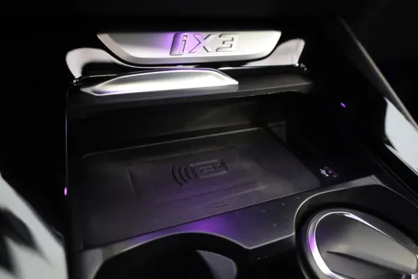 BMW iX3 Inspiring 44