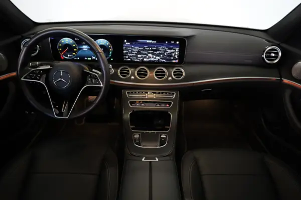 Mercedes-Benz E 300 e AMG Line 5