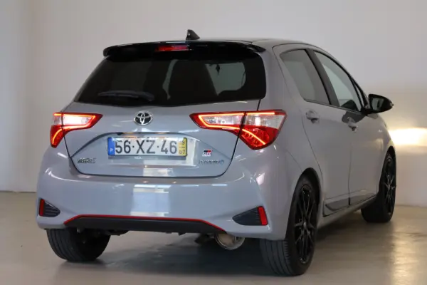 Toyota Yaris 1.5 HSD GR Sport 21