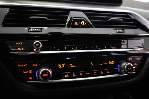 BMW 530 e Pack Desportivo M 32
