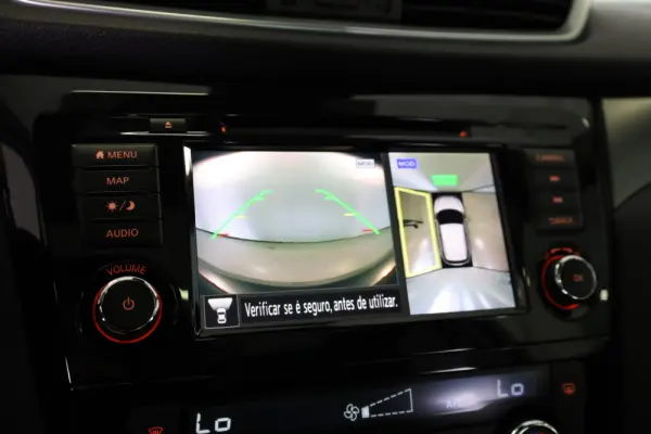 Nissan Qashqai 1.3 DIG-T N-Connecta LED+TT+SKY 32