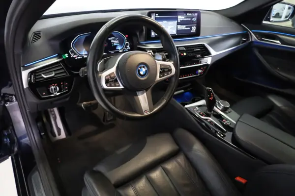 BMW 530 e Pack Desportivo M 24