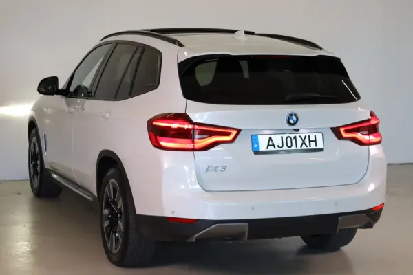 BMW iX3 Inspiring 15