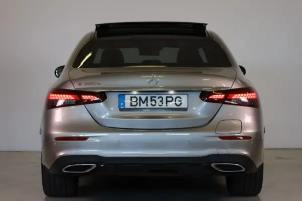 Mercedes-Benz E 300 e AMG Line 21