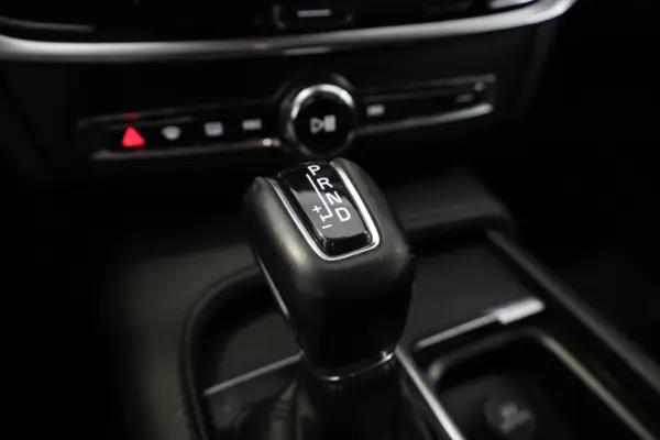 Volvo V90 2.0 D4 Momentum Plus Geartronic 31