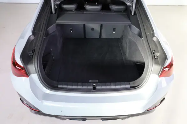 BMW i4 eDrive40 Edição Desportiva M 21