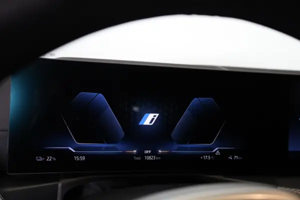 BMW i4 eDrive40 Edição Desportiva M 27