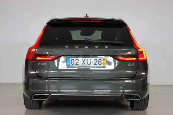 Volvo V90 2.0 D4 Momentum Plus Geartronic 16