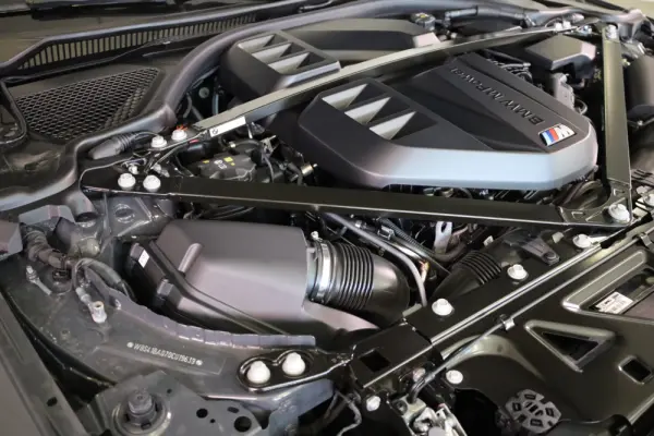 BMW M4 Competition xDrive 8