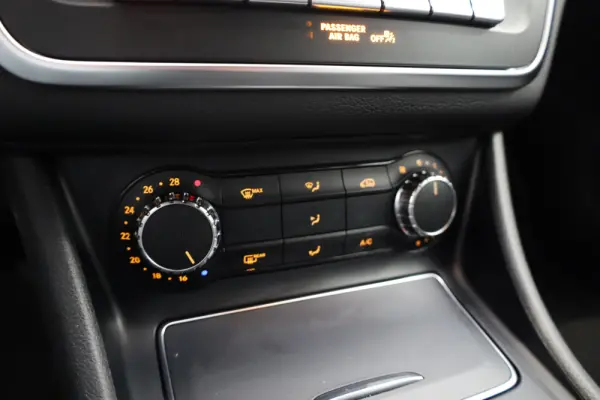 Mercedes-Benz GLA 180 Edition 1 39