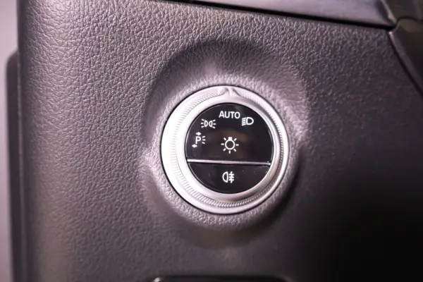 Mercedes-Benz C 300 e T 9G-TRONIC Avantgarde 42