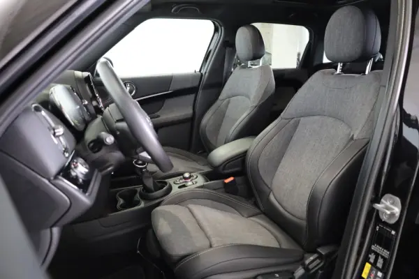 MINI Countryman Cooper SE ALL4 Auto 28