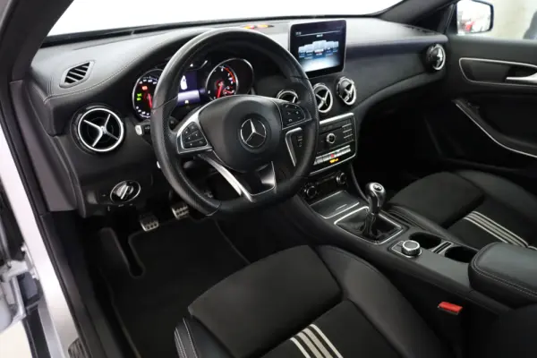 Mercedes-Benz GLA 180 Edition 1 23