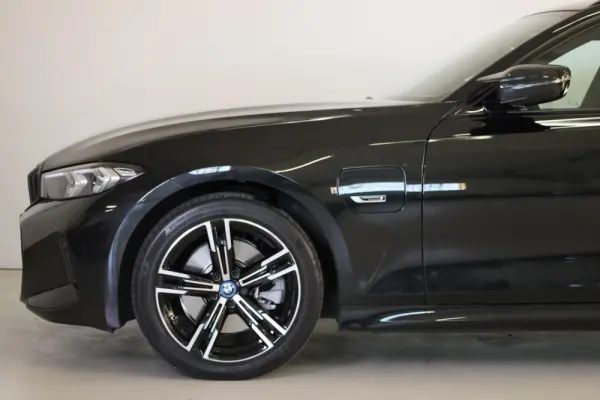 BMW 330 e Pack Desportivo M Auto 13
