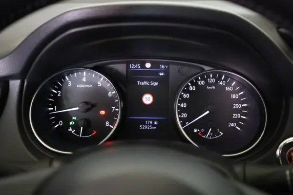 Nissan Qashqai 1.3 DIG-T N-Connecta LED+TT+SKY 23