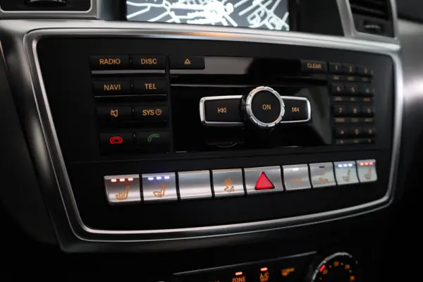 Mercedes-Benz ML 63 AMG 4Matic SpeedshiftFT 7G-TRONIC Performance Package 38