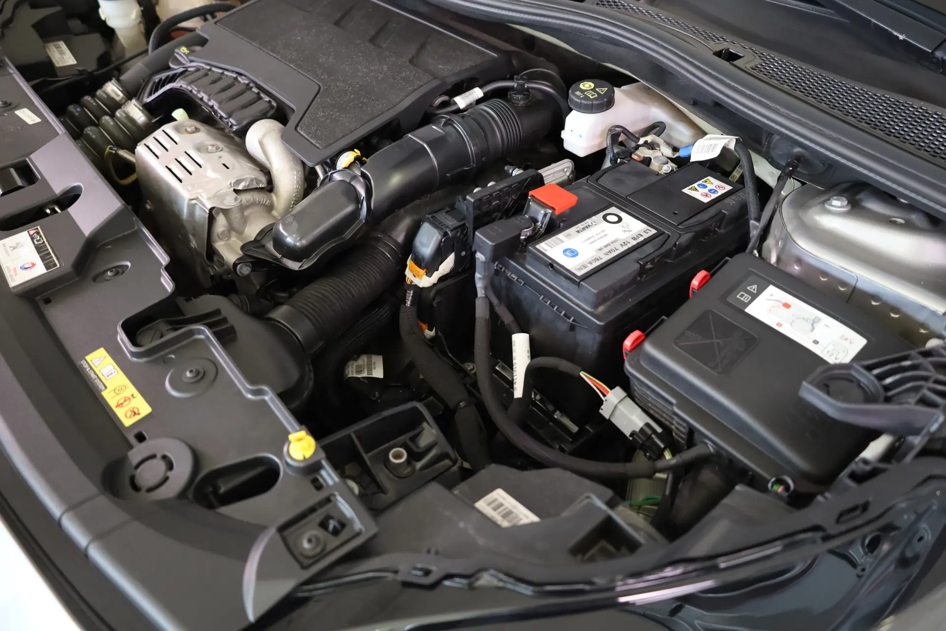Peugeot 208 1.2 PureTech GT 10