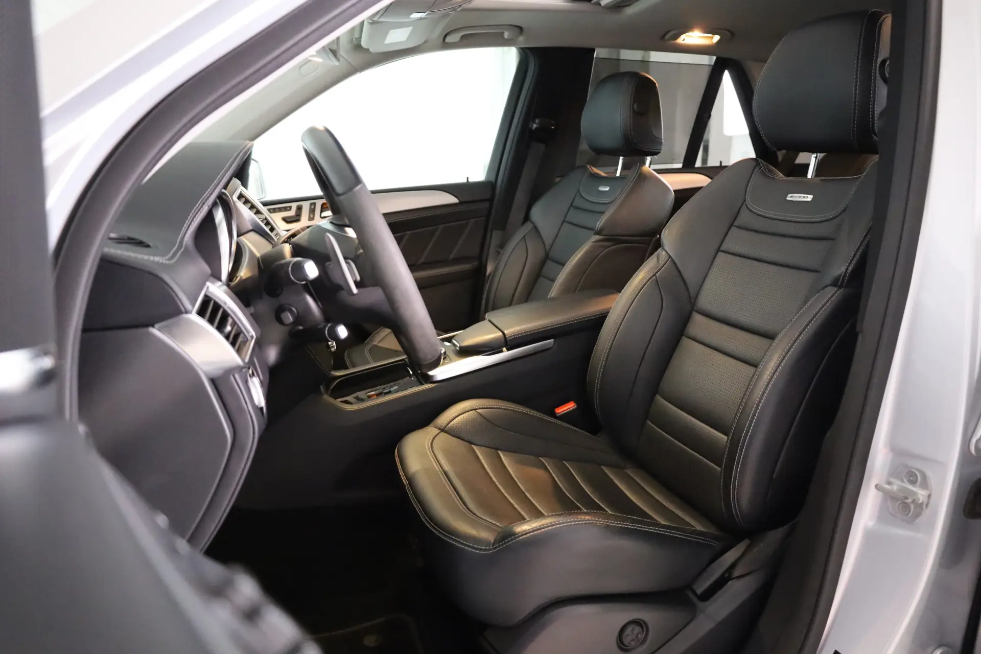 Mercedes-Benz ML 63 AMG 4Matic SpeedshiftFT 7G-TRONIC Performance Package 29