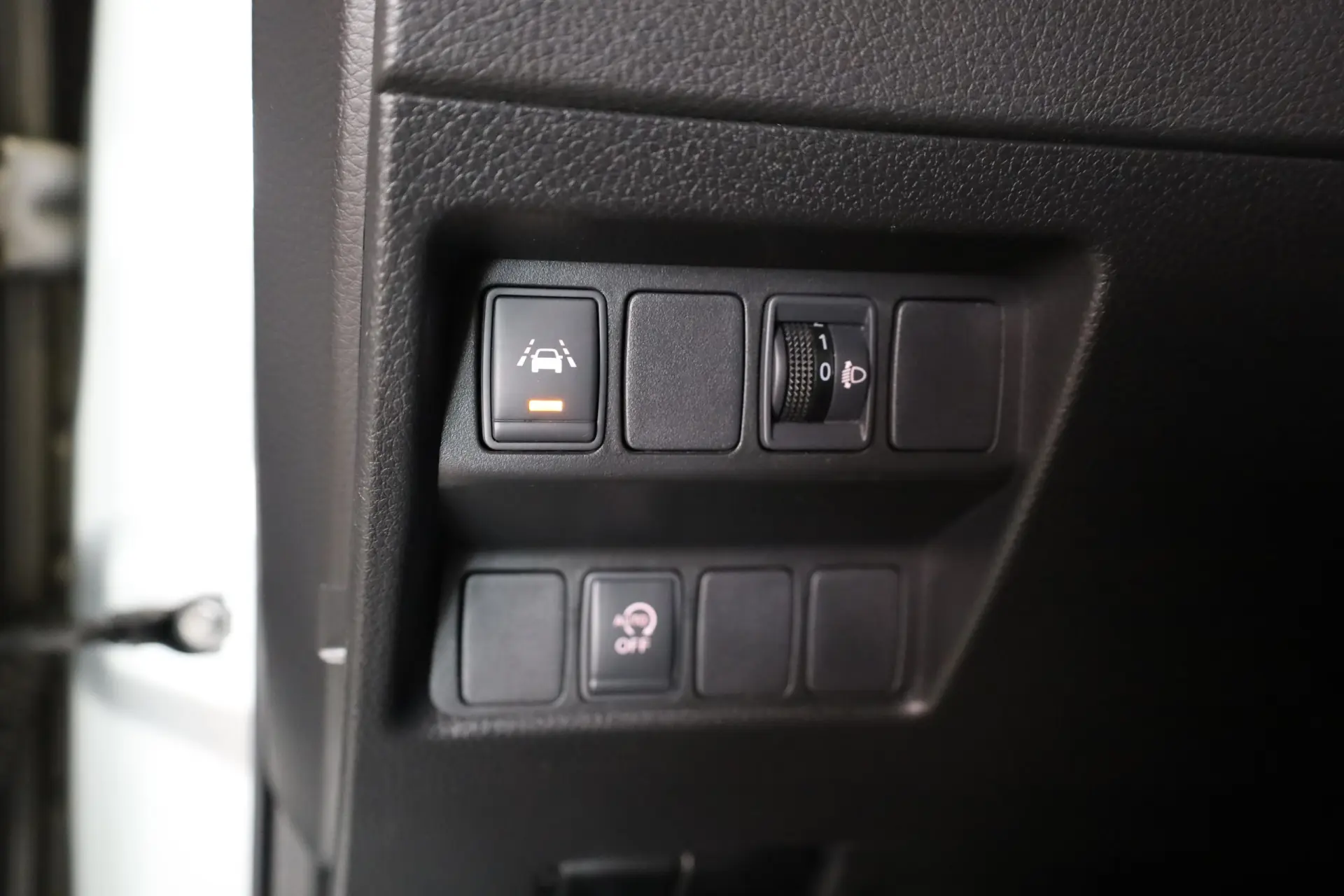 Nissan Qashqai 1.3 DIG-T N-Connecta LED+TT+SKY 40