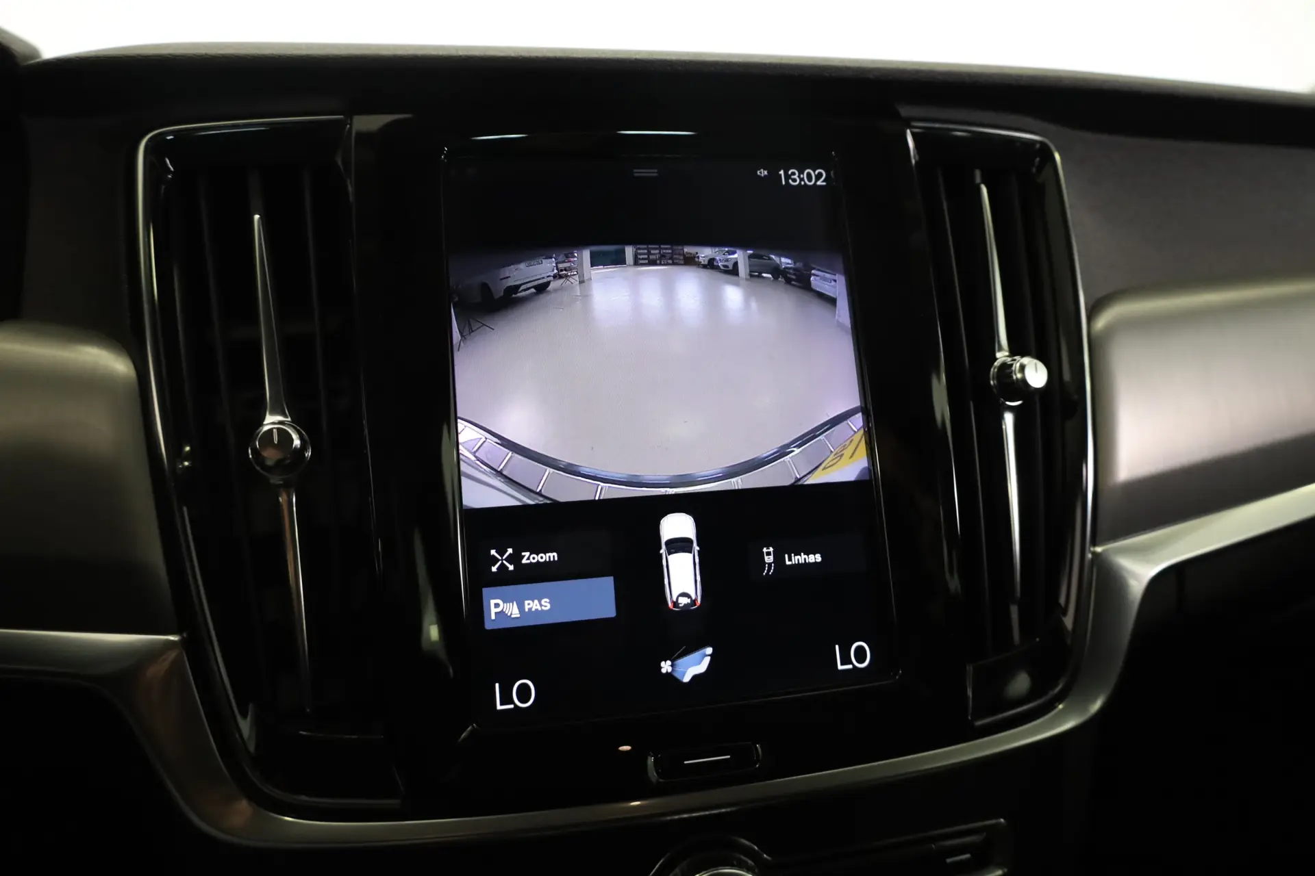 Volvo V90 2.0 D4 Momentum Plus Geartronic 34