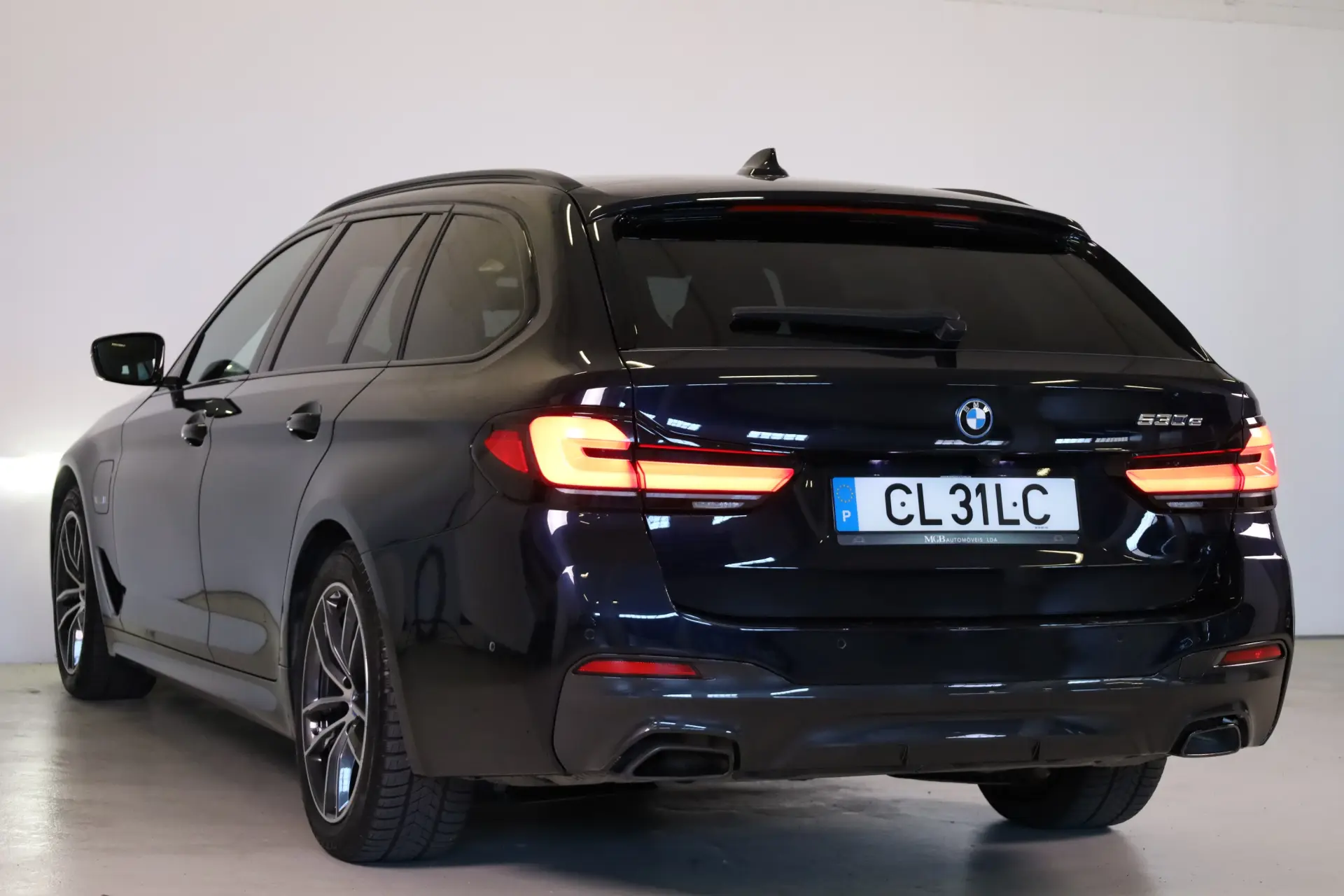 BMW 530 e Pack Desportivo M 4