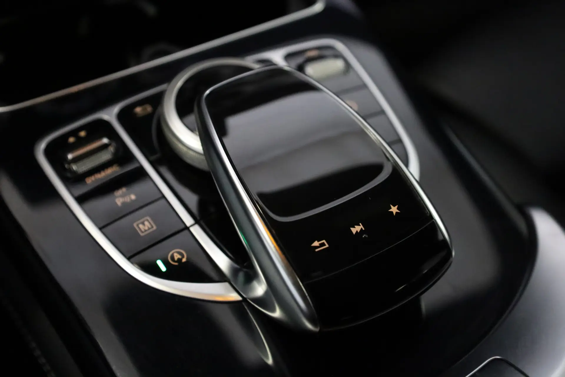 Mercedes-Benz GLC 250 d AMG Line 4-Matic 42