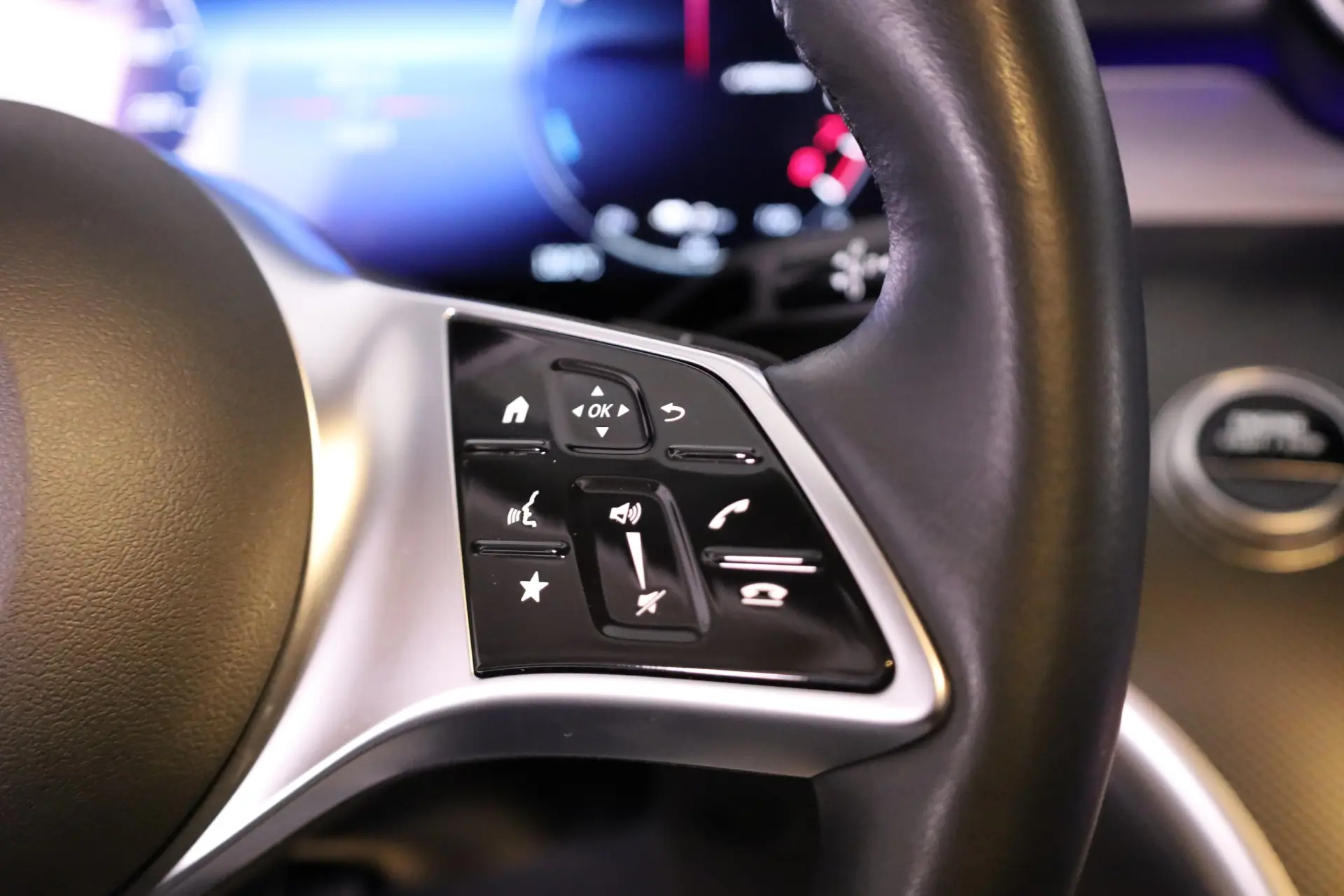 Mercedes-Benz C 300 e T 9G-TRONIC Avantgarde 37