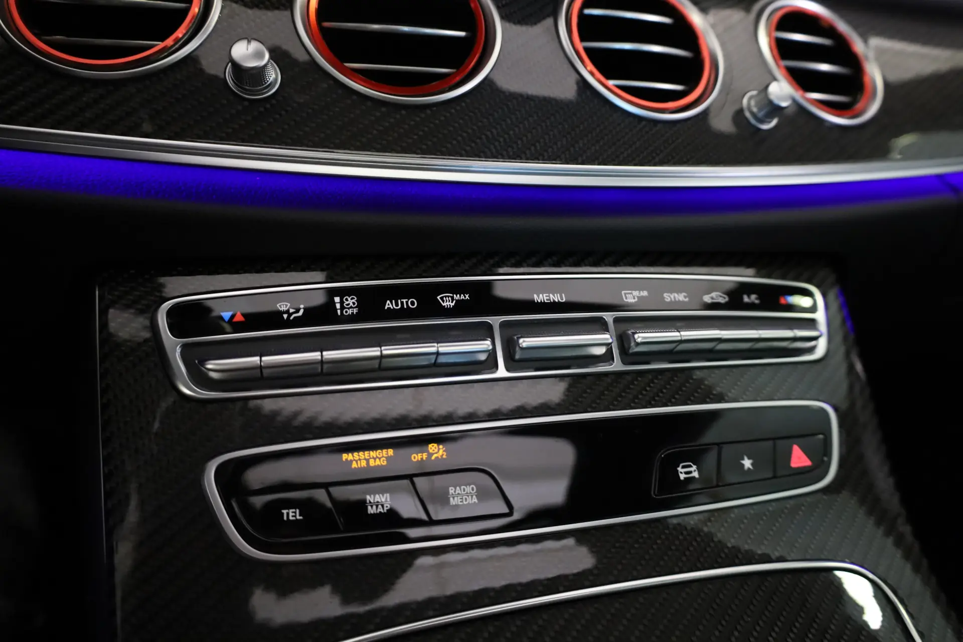 Mercedes-Benz E 53 AMG 4Matic+ 34