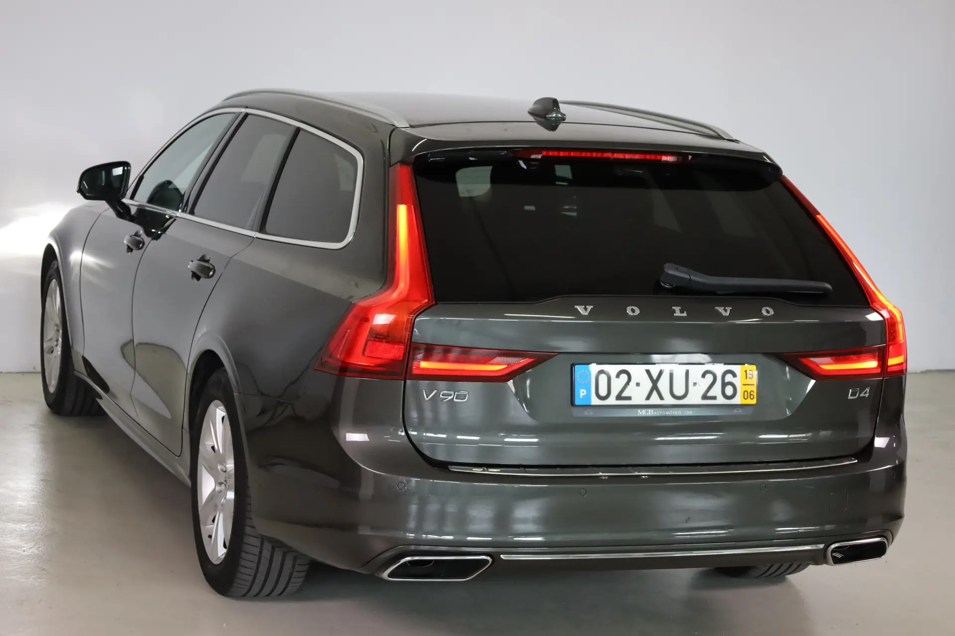 Volvo V90 2.0 D4 Momentum Plus Geartronic 15